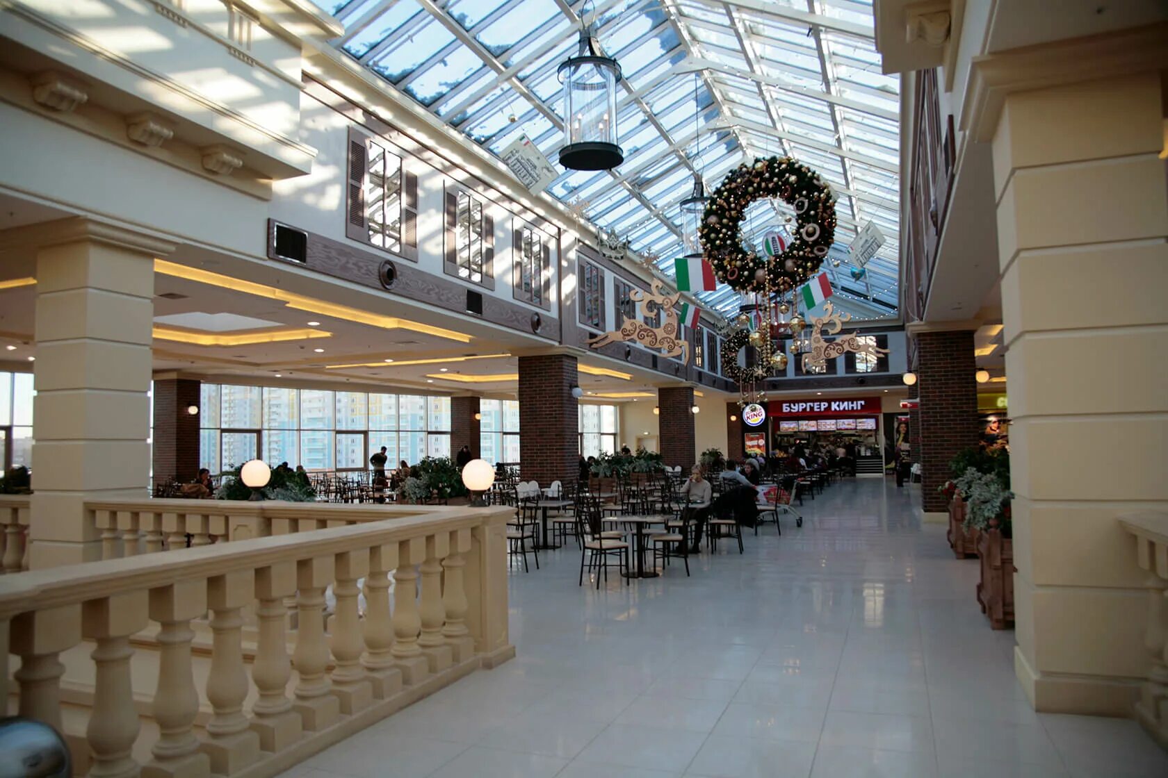 Тц июнь мытищи внутри. Торговый центр июнь мытищи. Тц июнь мытищи магазины. Июнь мытищи часы работы. Мытищи торговый центр м юни.