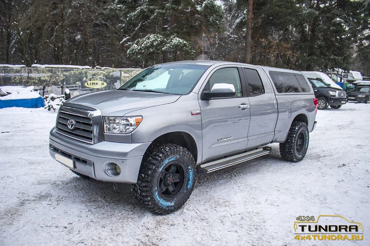 Toyota tundra r20. Тойота тундра резина. Тойота тундра на 40 колесах. Шина тундра. R17 на tundra.