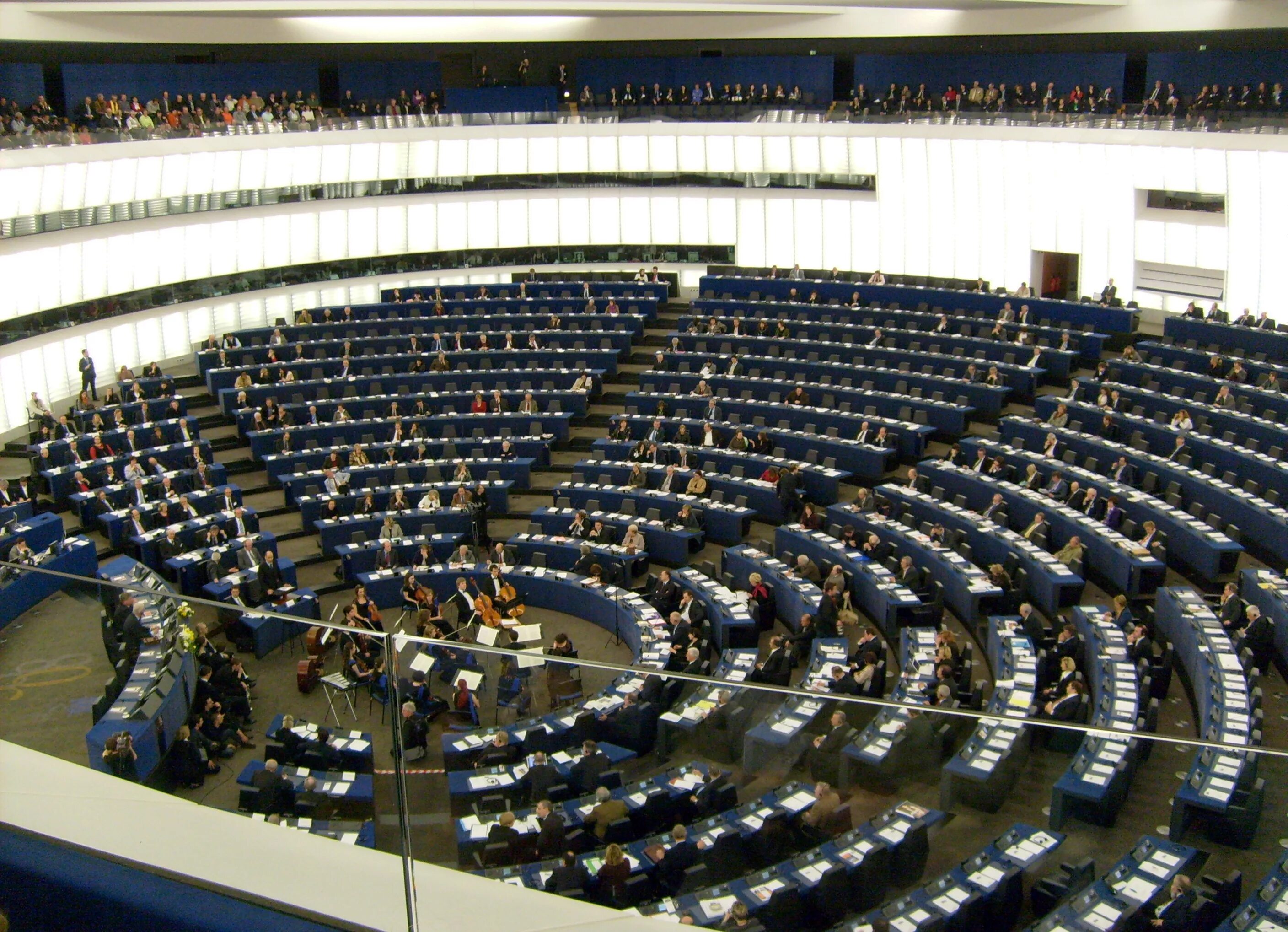 Зал заседаний европарламента. 1 европейский парламент. Европарламент газ. Европарламент венгрия. 1 европейский парламент.