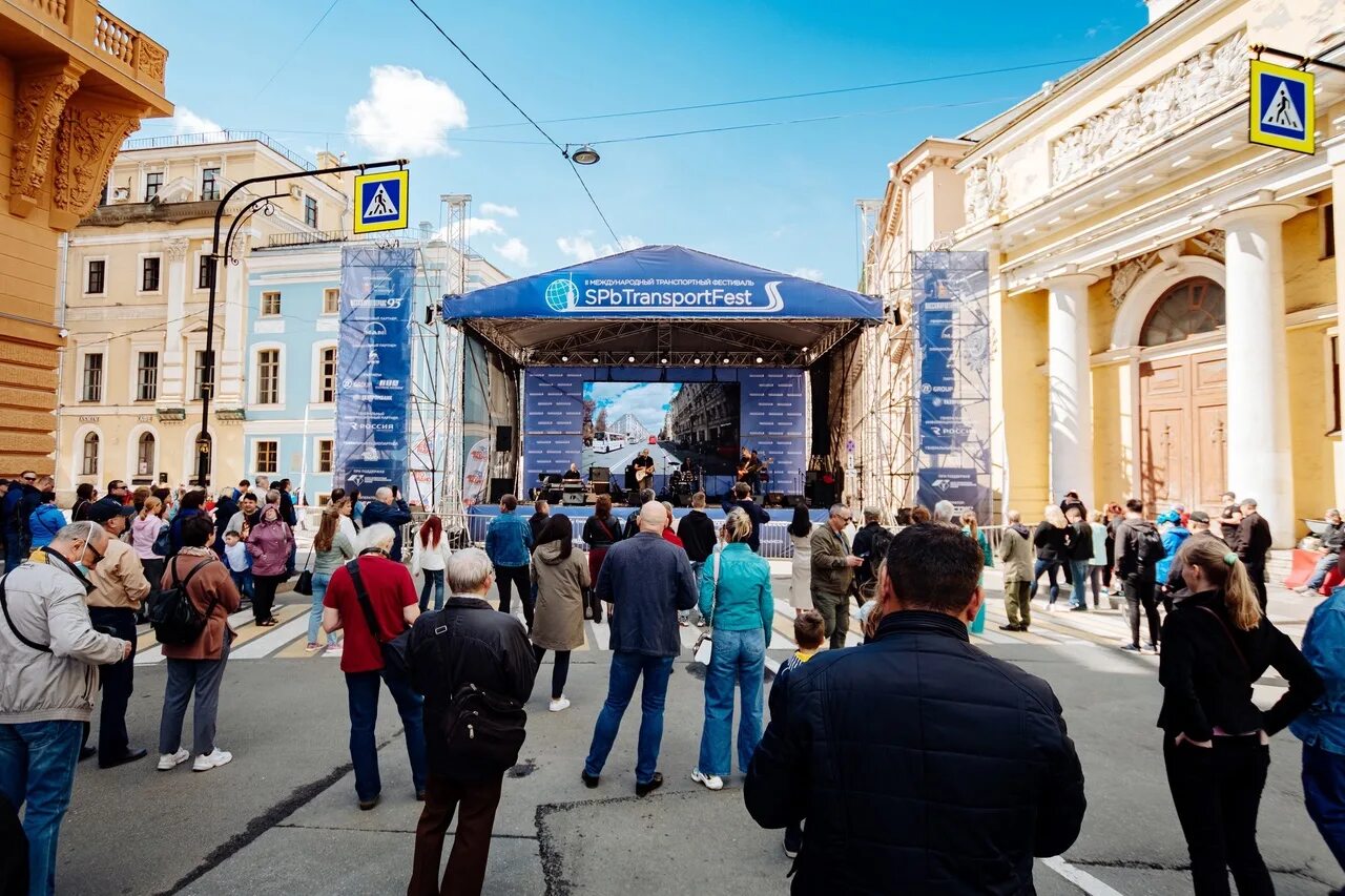 Миин мероприятие фото. Хороводы мира на дворцовой площади. Петроградка толпа людей. Международный транспортный фестиваль "spbtransportfest. Мероприятия в петербурге 18.