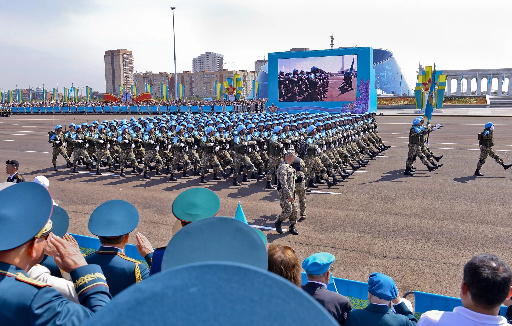 Назарбаев военный парад. Парад в Казахстане. Военный парад в Казахстане. Парад в Казахстане 9 мая. 7 мая праздник в казахстане