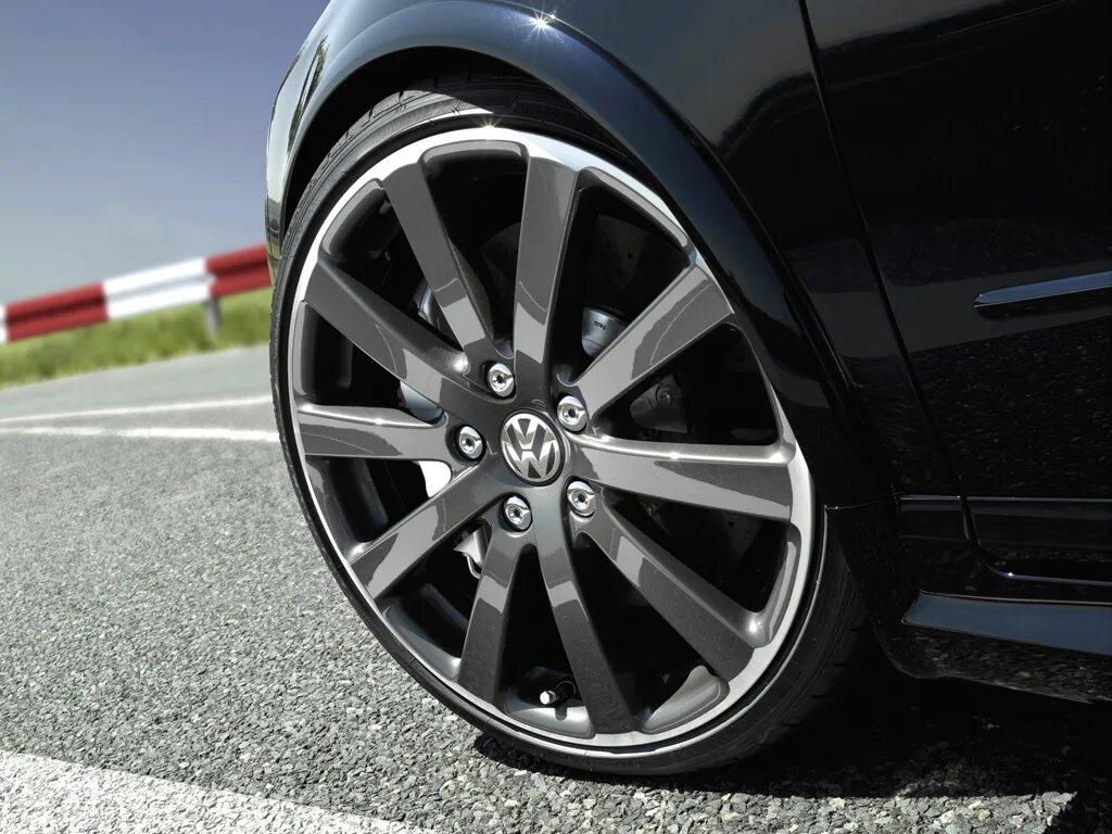 Диски volkswagen. Колеса passat r36. литые диски на vw passat b7. r18 диски литые vw b7. диск volkswagen пассат.