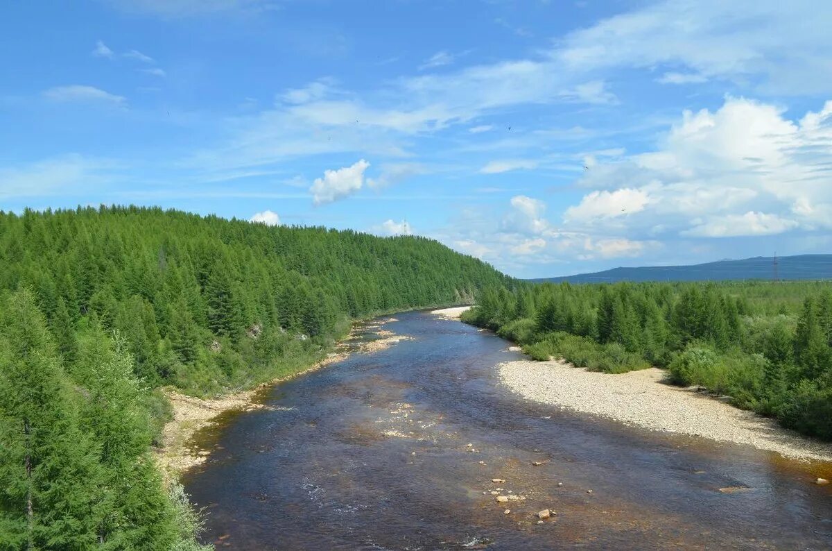 Верхоянские горы якутии. Хребет алтынтаг. Алдан река приток лены. Аркатаг хребет. Река алдан томмот.