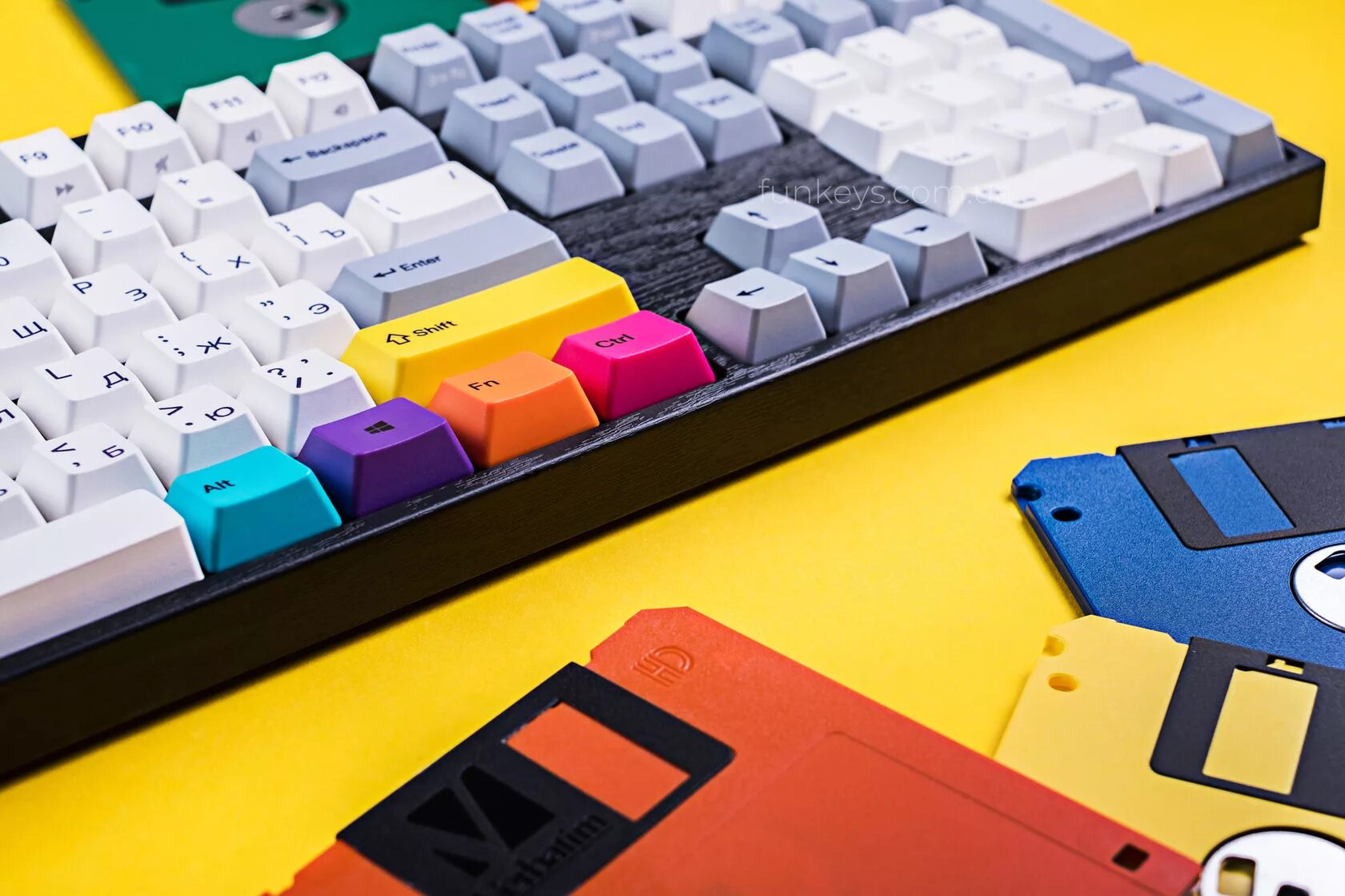 Varmilo va87m vintage days. Varmilo va87m vintage days. Клавиатура varmilo. Varmilo va87m vintage. Varmilo va87m.