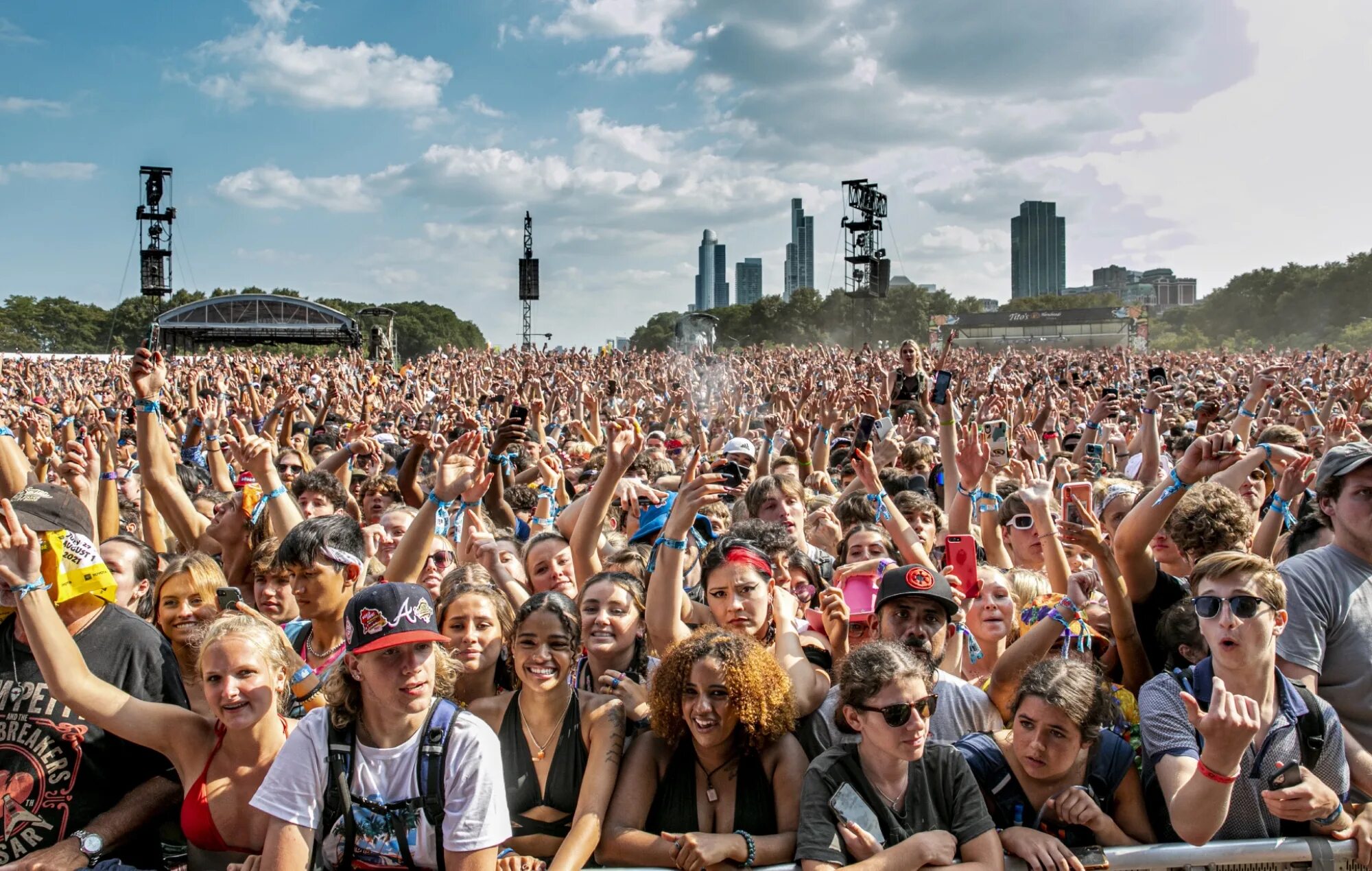 Концерты и фестивали лета. Фестиваль в лос анджелесе coachella. Концерты и фестивали лета. Коачелла 2023. Lollapalooza 2023.