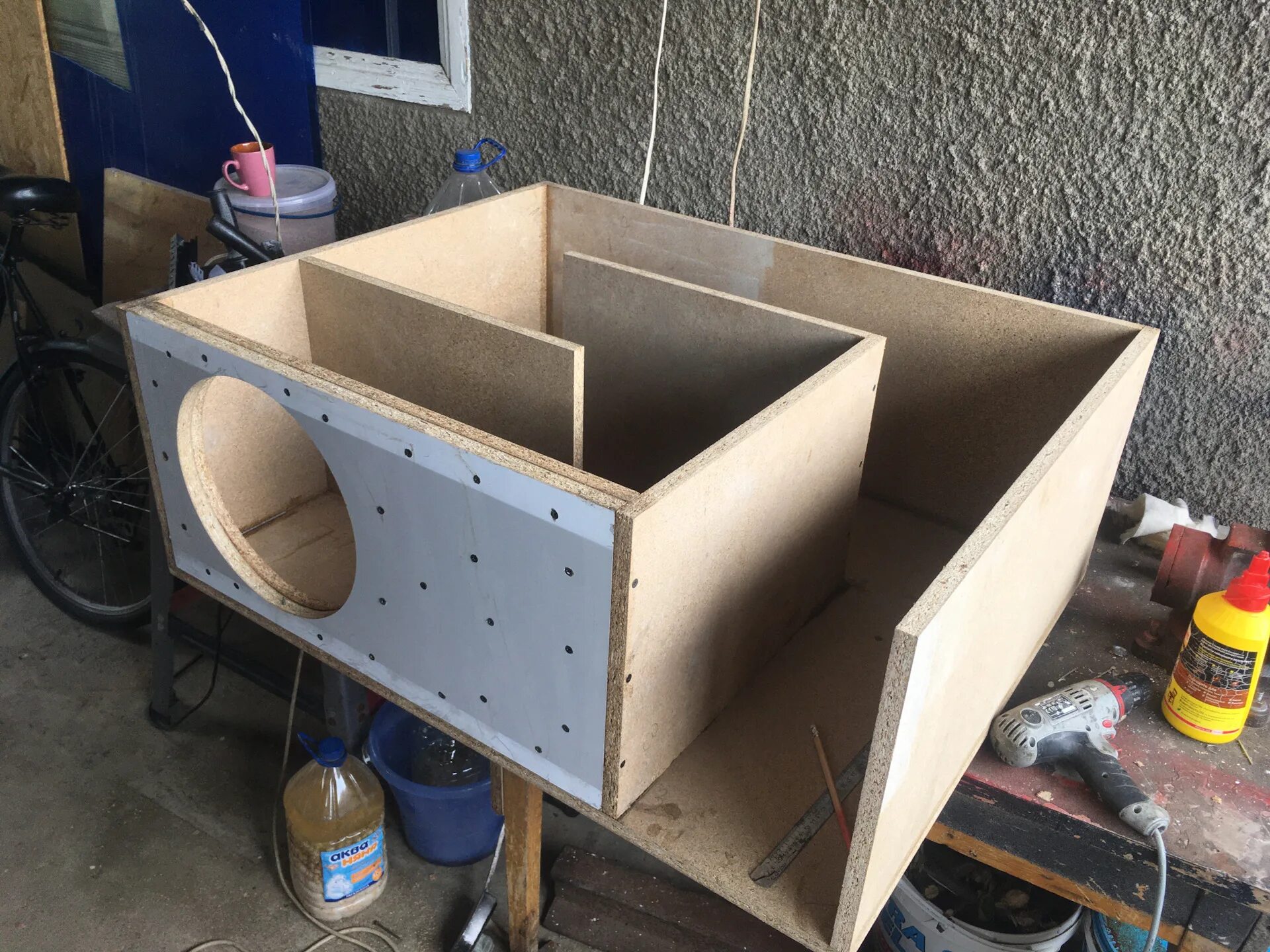 Короб из лдсп. Ящик из дсп. Короб из лдсп. Угловой ящик на балкон. Короб из лдсп.