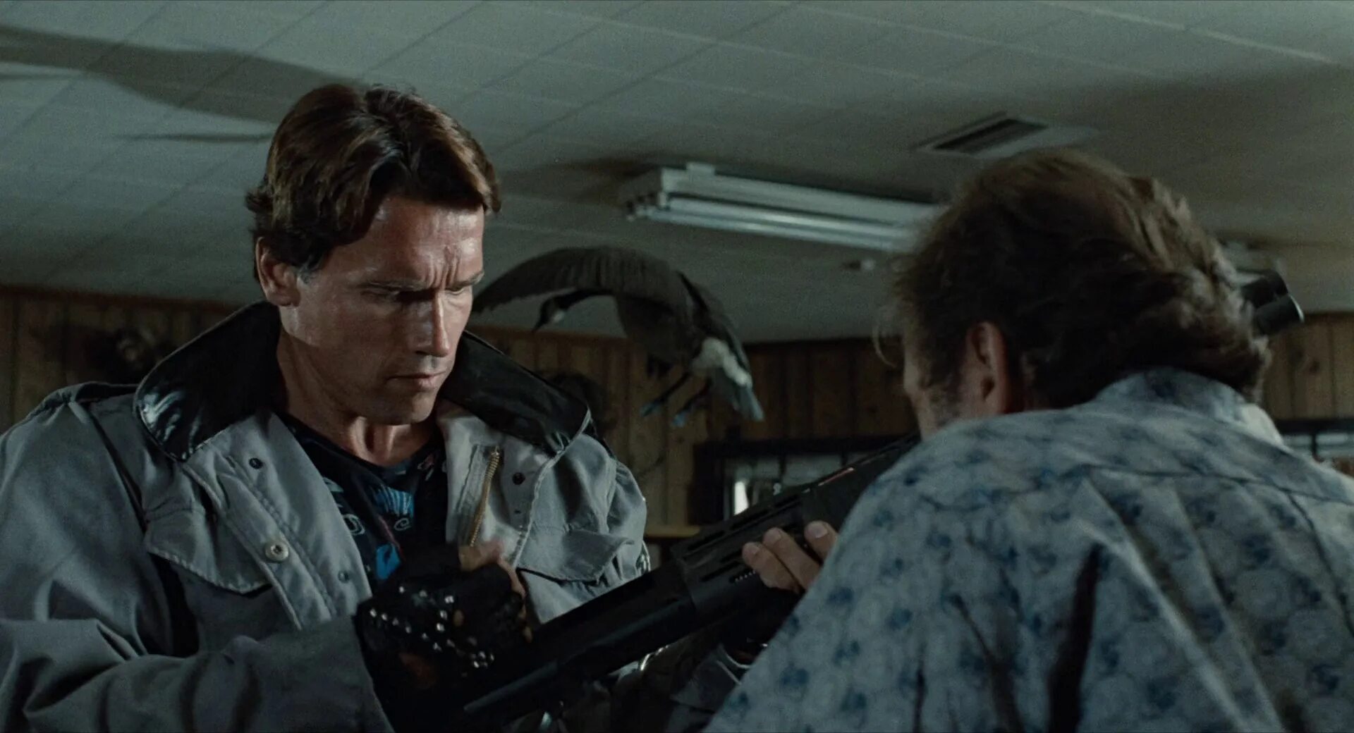 Выход терминатор 1. Терминатор фильм 1984 арнольд шварценеггер. Терминатор 1984 кадры из фильма. Выход терминатор 1. Michael biehn terminator.