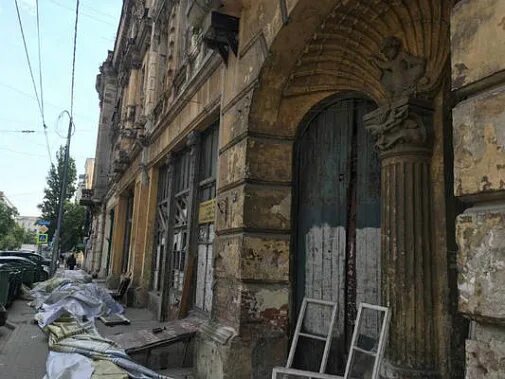 Дом с ангелами ростов на дону фото Еще 140 аварийных многоквартирных домов расселят в Ростове-на-Дону В третьем ква
