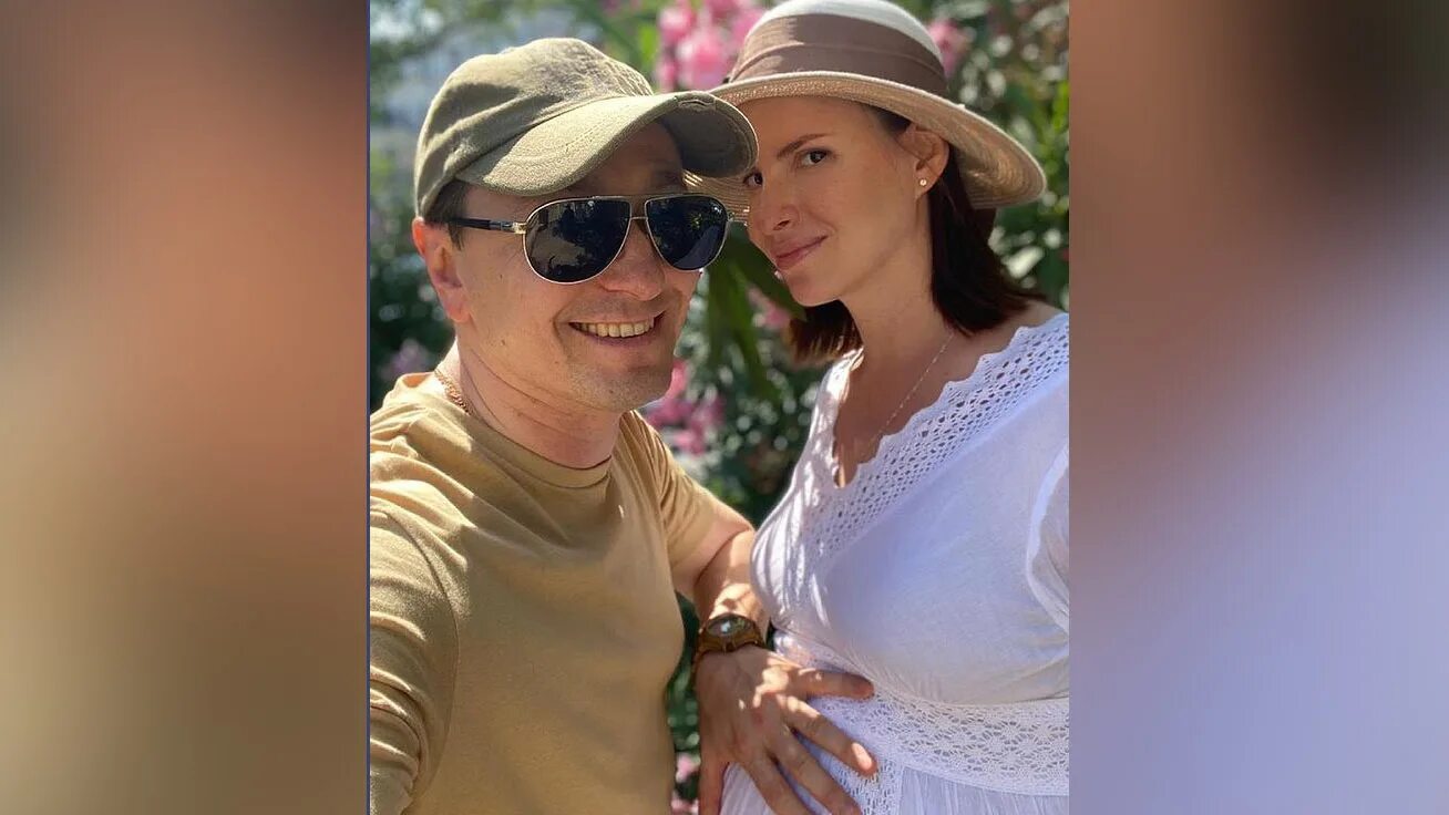 Иван жидков. У эдди мерфи 10 детей. Дмитрий чеботарёв дочь. Джон траволта с сыном бенджамином. Кэм жиганде с женой.