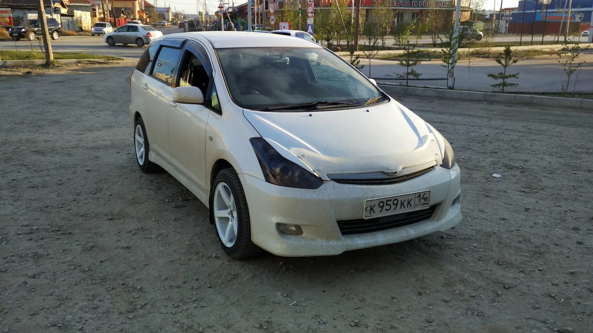Виш абакане. Toyota wish 2005. тойота виш 2006г. тойота виш 10 кузов. тойота виш 2005г.