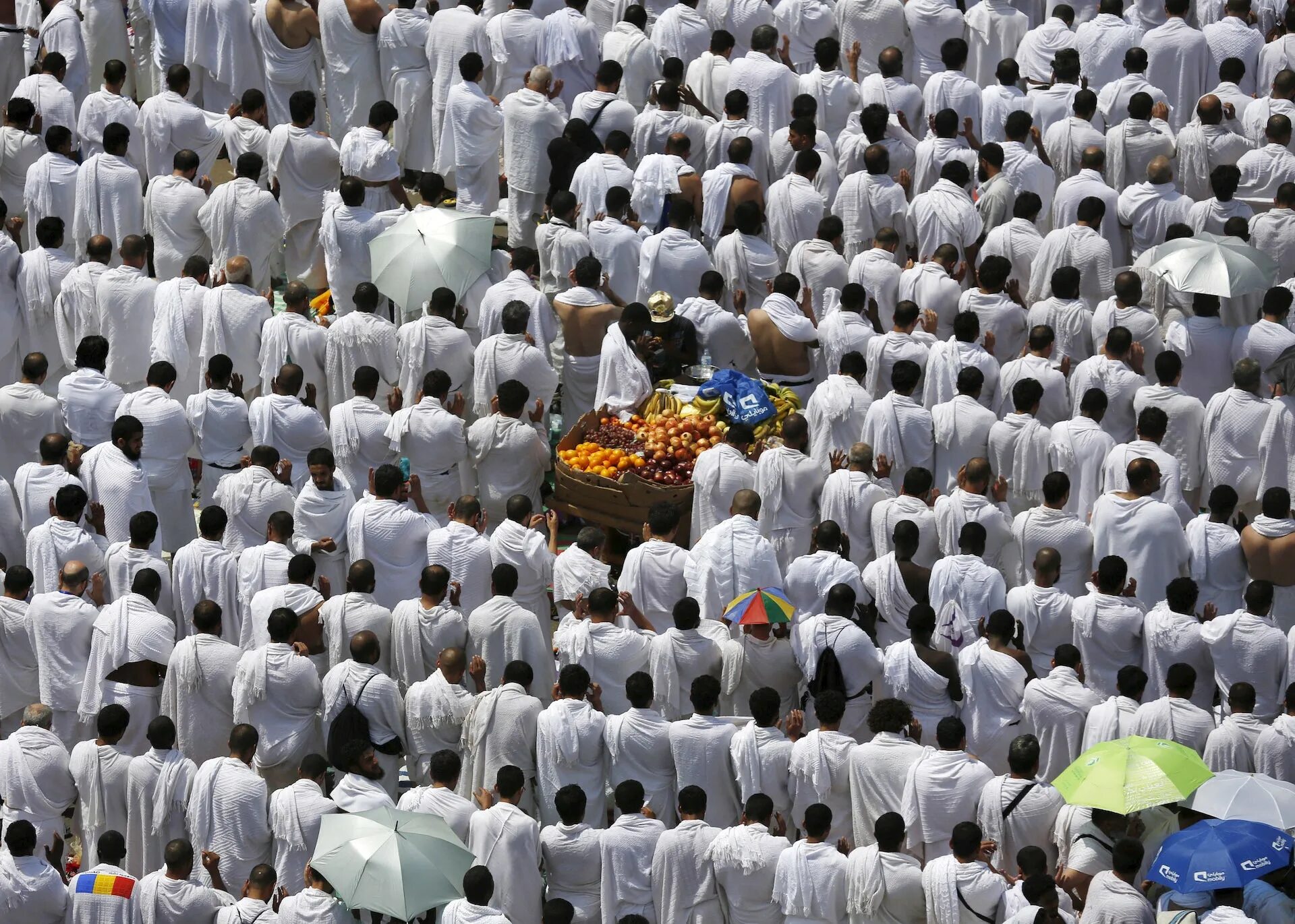 Мусульмане последних дней. Мекка Саудовская Аравия давка. Толпа мусульман. Поклонение мусульман. Много мусульман.