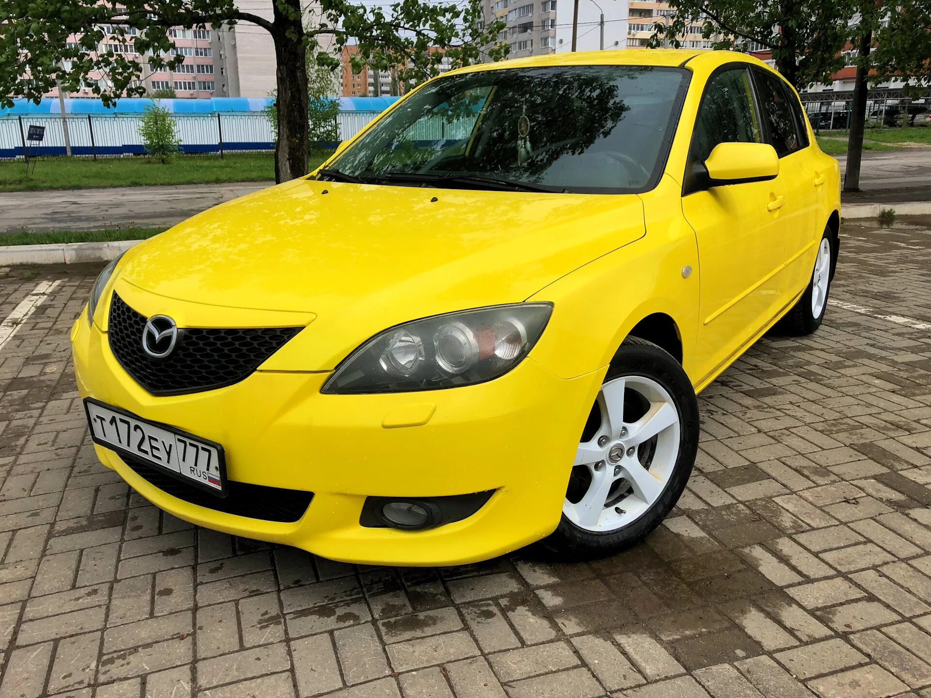 Mazda 3 Yellow. Мазда 3 желтая. Мазда 6 2005 желтый. Мазда 3 2004 седан желтый. Mazda желтая