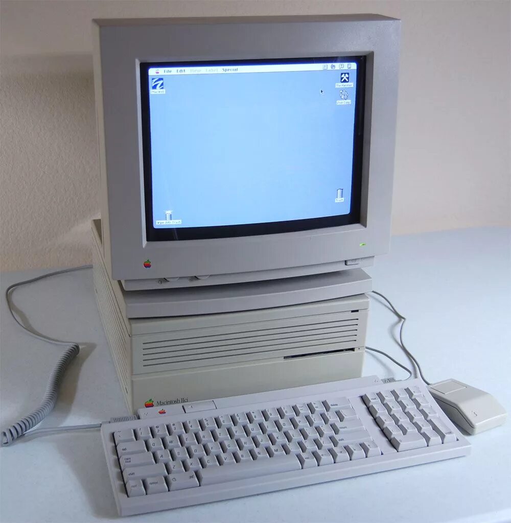 Apple Macintosh 1993. Компьютер Эппл макинтош. Макинтош эпл 1993. Apple Macintosh 2.