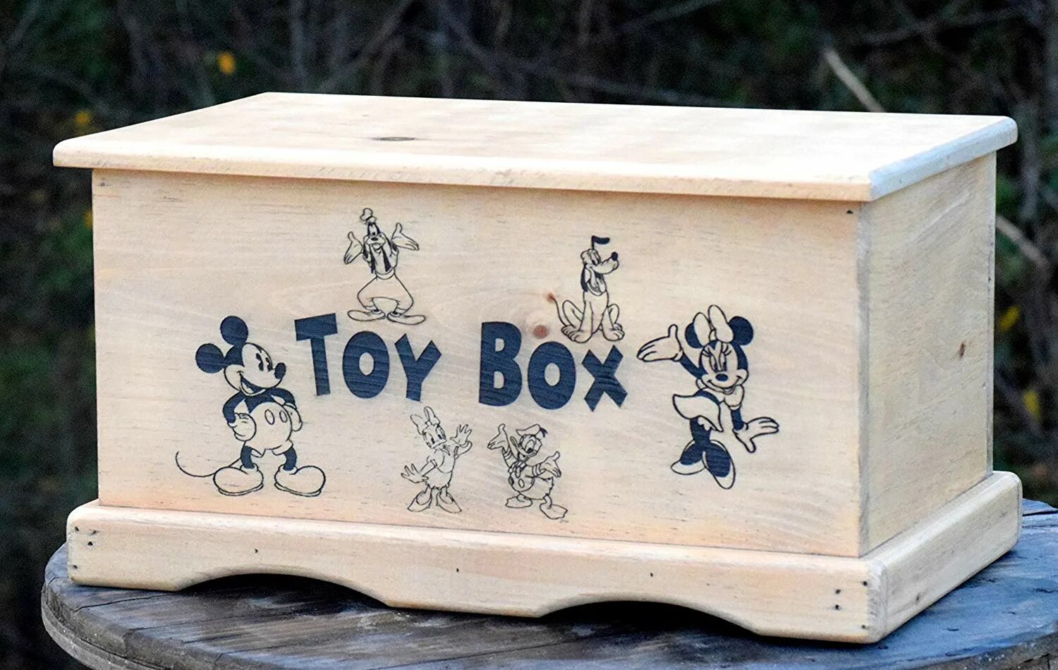 Has larry got a toy box. Toy Box. Memory Box деревянный. Decorated Chest for children. Выход из the Toy Box.