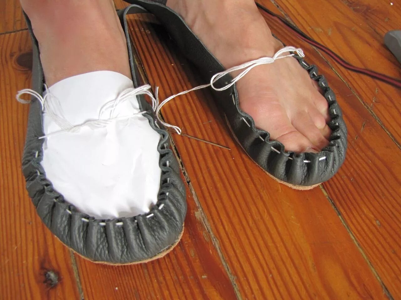 Une-boutique-japonaise-vend-des-sandales-sabots-1 Boutique japonaise, Sandales, 