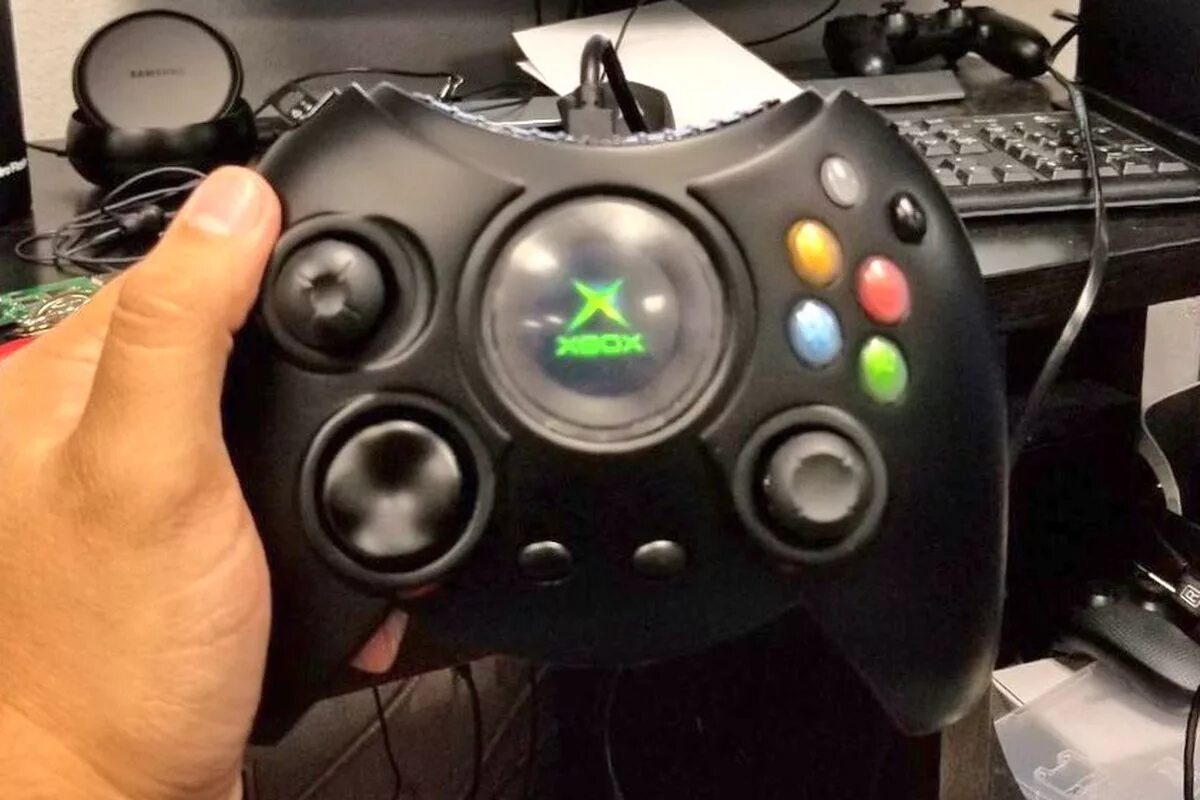 Big control. Xbox Original Xbox 360 Xbox one. Xbox 360 Gamepad Дюк. Геймпад Xbox Original Duke. Контроллер Xbox 360 оригинал.