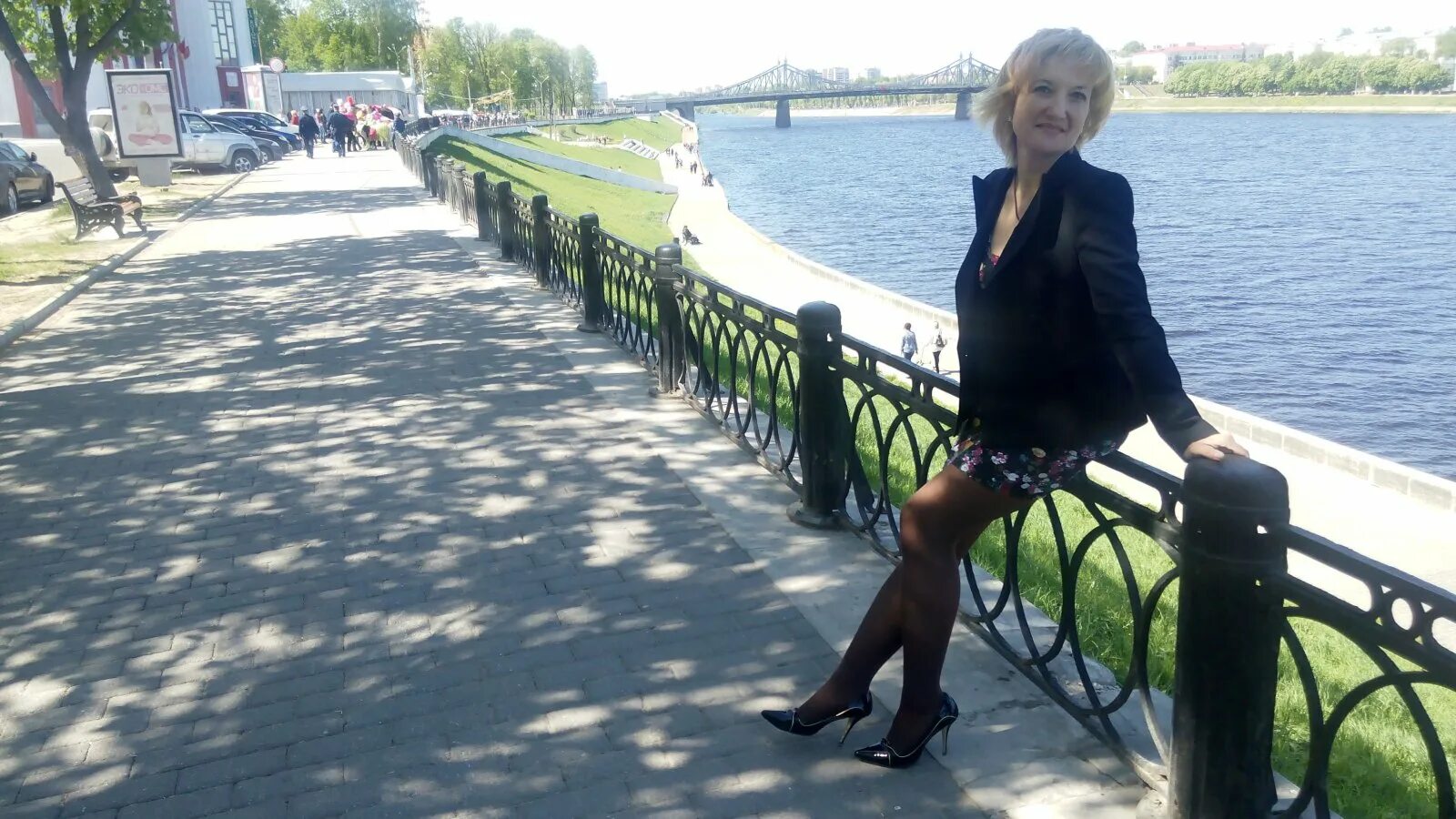 морщины на лице. немолодая женщина. мода для женщин за 50. красивые морщины на лице. хелен миррен 60 лет.