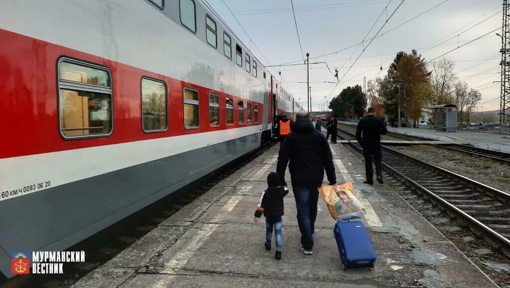 Поезд 21 Мурманск Санкт-Петербург. Пассажирский поезд. Последний вагон. Сход поезда Мурманск Санкт-Петербург.