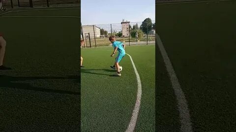 Засунула мяч