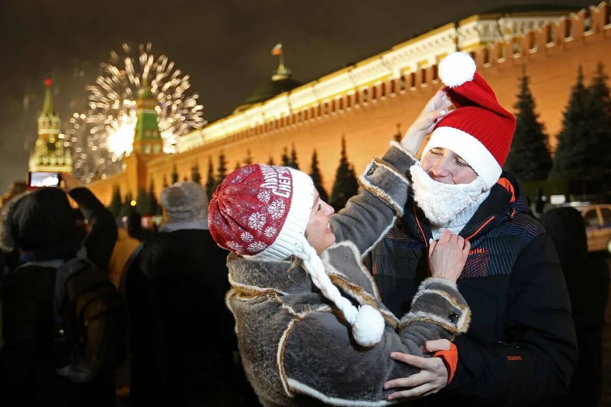 Образование нового года в россии. Новогодние гуляния. Новогодний праздник. Новогодние каникулы. Празднование нового года.