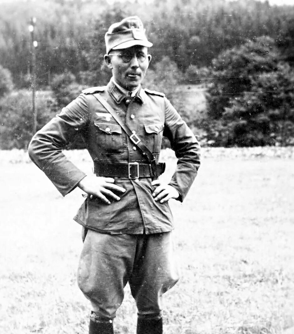 Гауптман винклер. Немецкие фото. Обер ефрейтор люфтваффе. Немецкие фото. Немецкий солдат второй мировой.