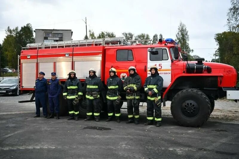 Пч 15. Пожарная часть Медвежьегорск. Новое пожарное депо в Медвежьегорске. Красная пожарная машина ПЧ 2. 15 Пожарная часть.