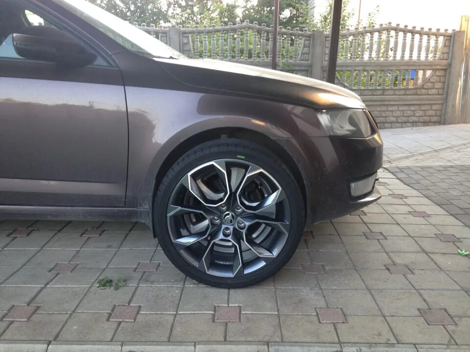 Диски экстрим. Диски extreme r18 skoda. диски skoda xtreme r20.