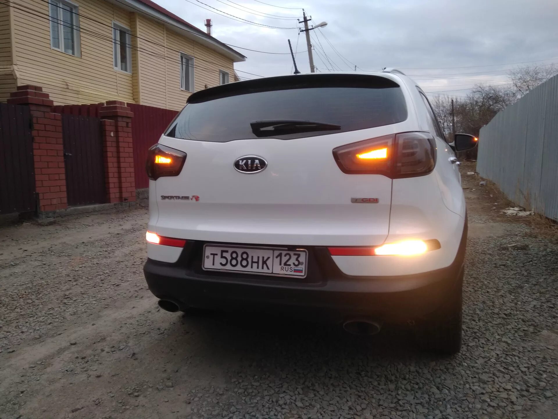 Kia Sportage 3 задний поворотник. Задние поворотники Киа Спортейдж 3. Спортейдж 4 фонари заднего хода. Задние поворотники Kia Sportage 4. Киа спортейдж поворотники