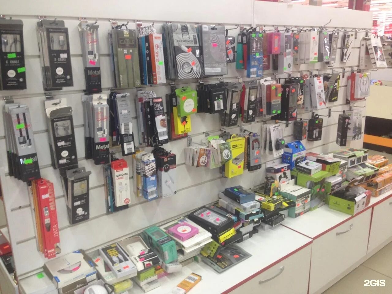 Магазин аксессуаров. Магазин телефонов уфа. Магазин аксессуаров уфа. Свадебные аксессуары барнаул инстаграм. Запчасти для сотовых телефонов в уфе магазины.