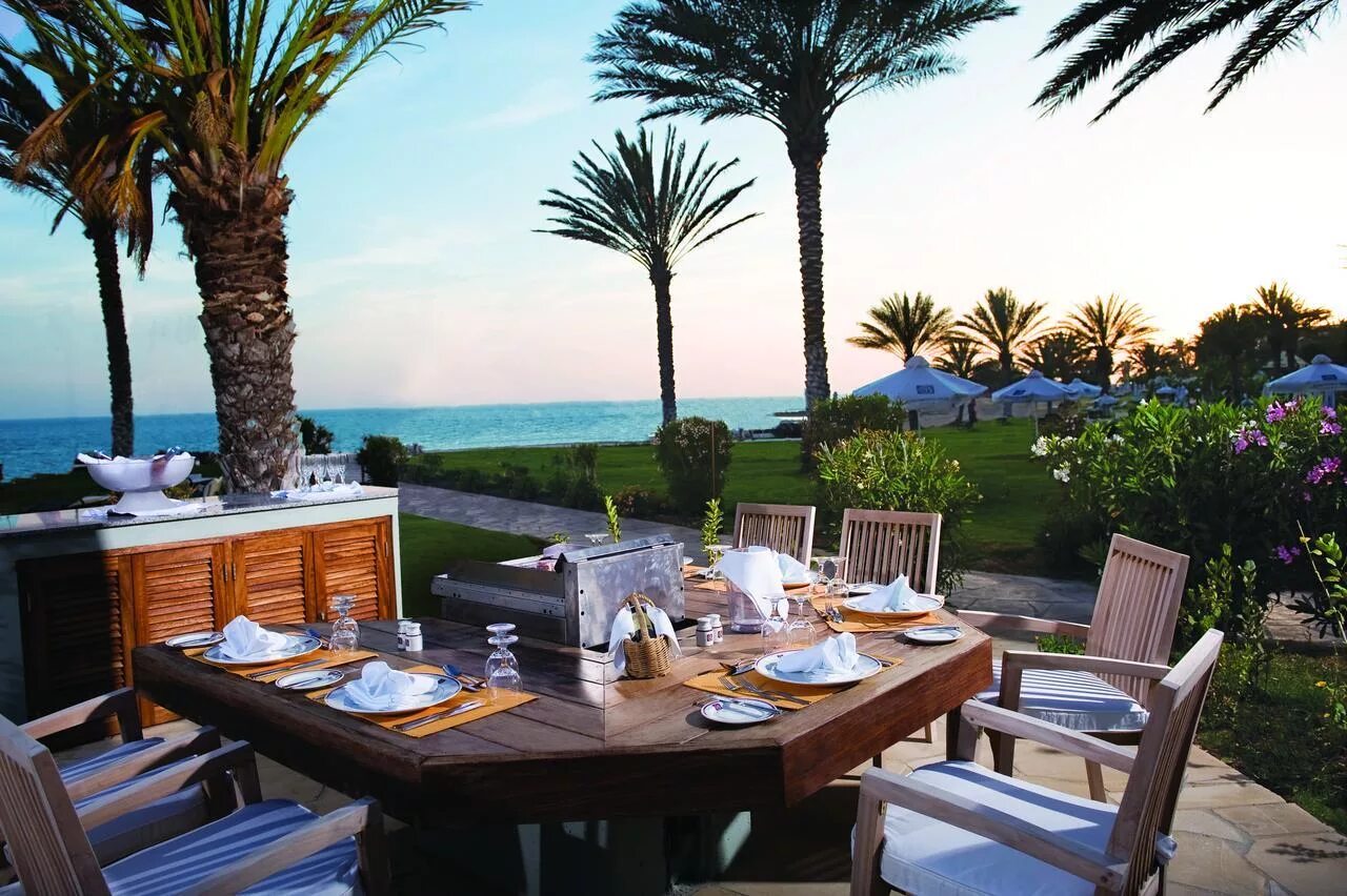 Кипр рестораны. Constantinou bros athena beach hotel. кипр ресторан. ресторан на берегу пафос кипр. кипрский ресторан.