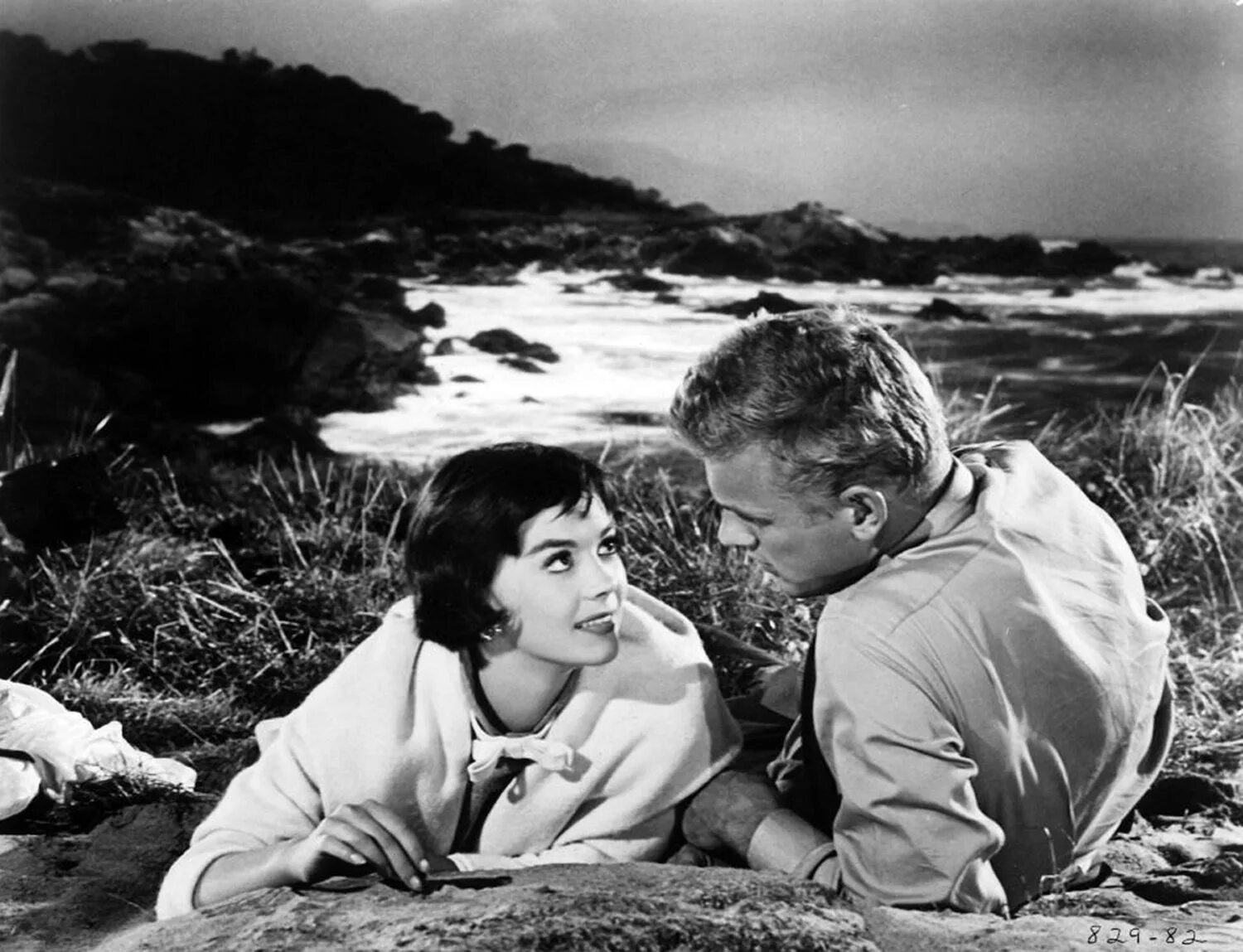 натали вуд запястье. натали вуд могила. натали вуд 16 лет. натали вуд горячие фото. натали вуд актриса в молодости.