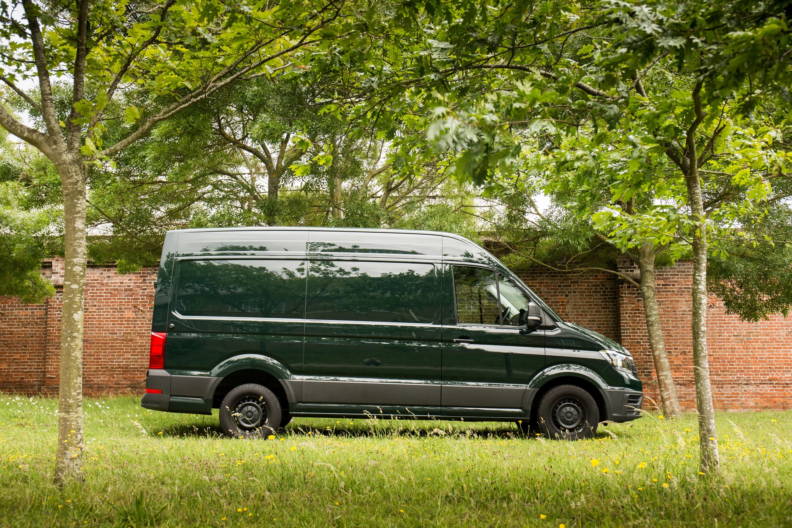 Мерседес спринтер 2006 год крафтер. Crafter 2007 2. Mercedes sprinter, vw crafter. Vw crafter mercedes. Фольксваген крафтер грузоподъемность.