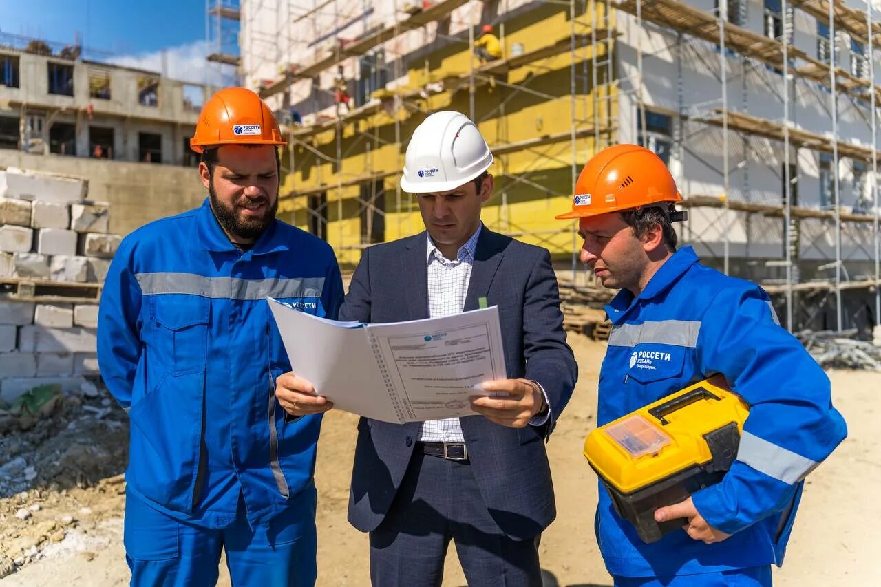 профессия техник строитель. инженер строитель. строители. работа инженером в сочи. инженерно-технические работники.