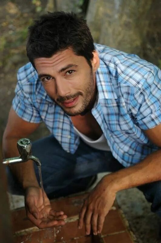 Актер пекин. Актер пекин. Актер пекин. Элькас мирза памир пекин. Джо таслим и джет ли.