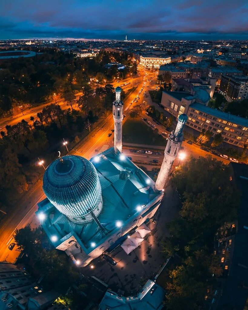 Мечеть спб горьковская. Соборная мечеть СПБ. Мечеть в Санкт-Петербурге на Горьковской. Мечеть на Горьковской СПБ. Соборная мечеть и метро Горьковская.