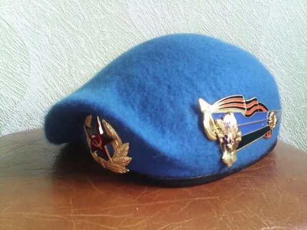 Голубая беретка вдв. Серо голубой берет. Голубая беретка вдв. Торт в виде голубого берета. Серо голубой берет.