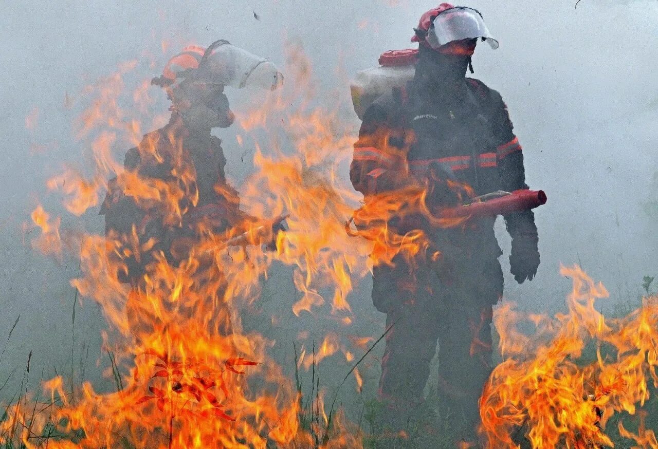 Горит д