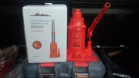 Гидравлический домкрат нива