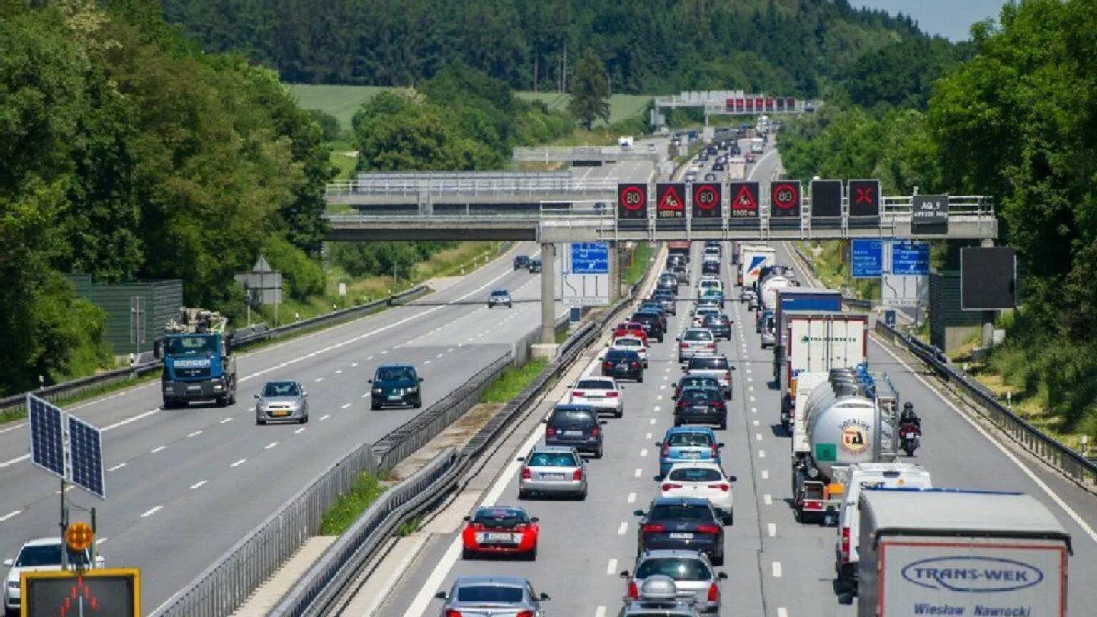 Автобан а3 в Германии. Автобан Калининград. Автобан Германия Фрайбург. Автотранспорт Германии. Цена автобане