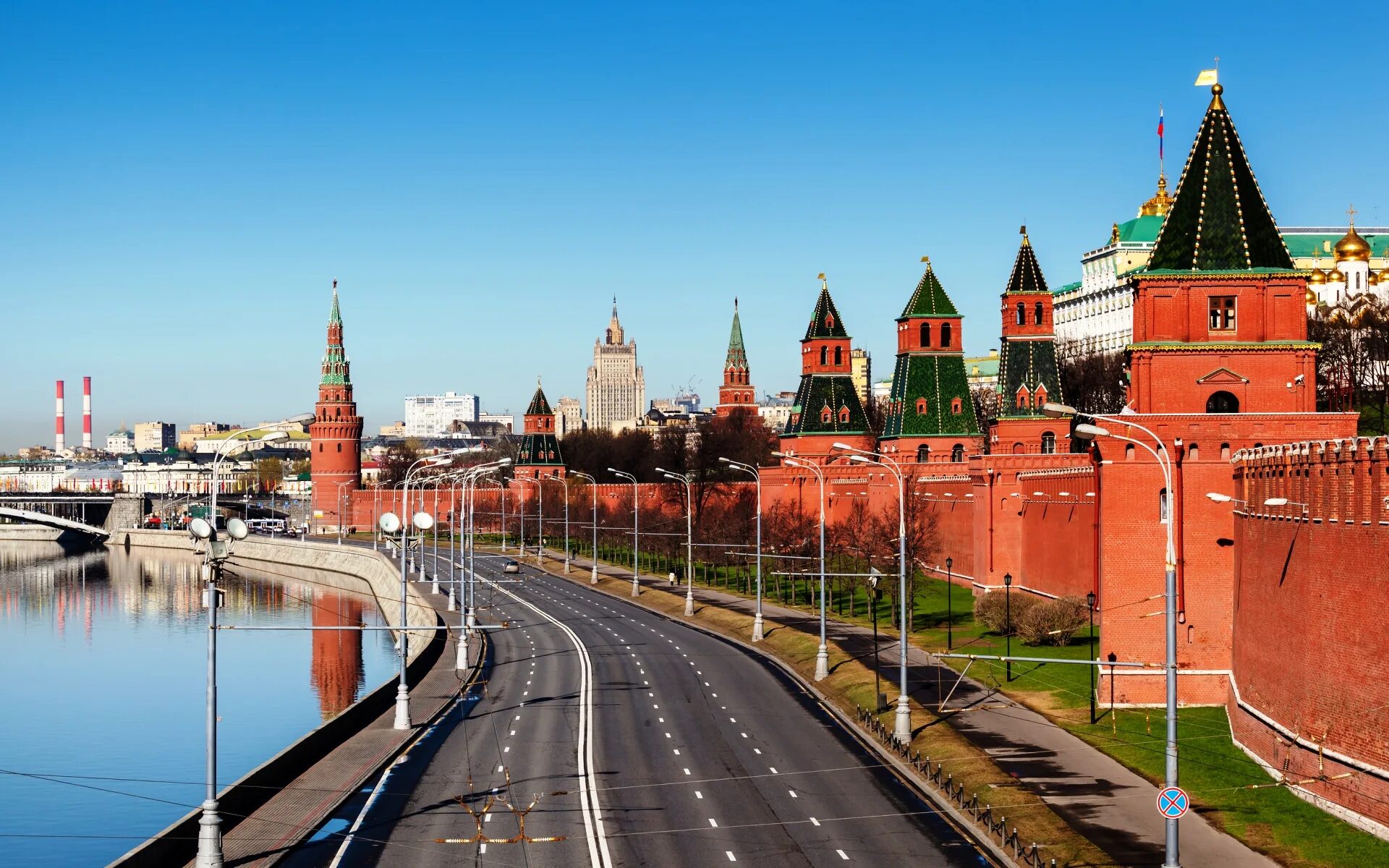 Арсенал московского кремля чоглоков. Тайницкая башня московского кремля. Московский кремль башни московского кремля. Красная площадь кремль спасская башня. Набатная башня московского кремля.