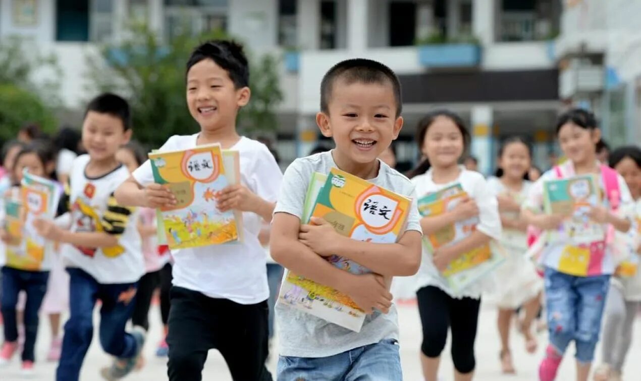 Российско-китайские дети. С детьми в китай куда. Middle school in china. С детьми в китай куда. Сироты в китае.