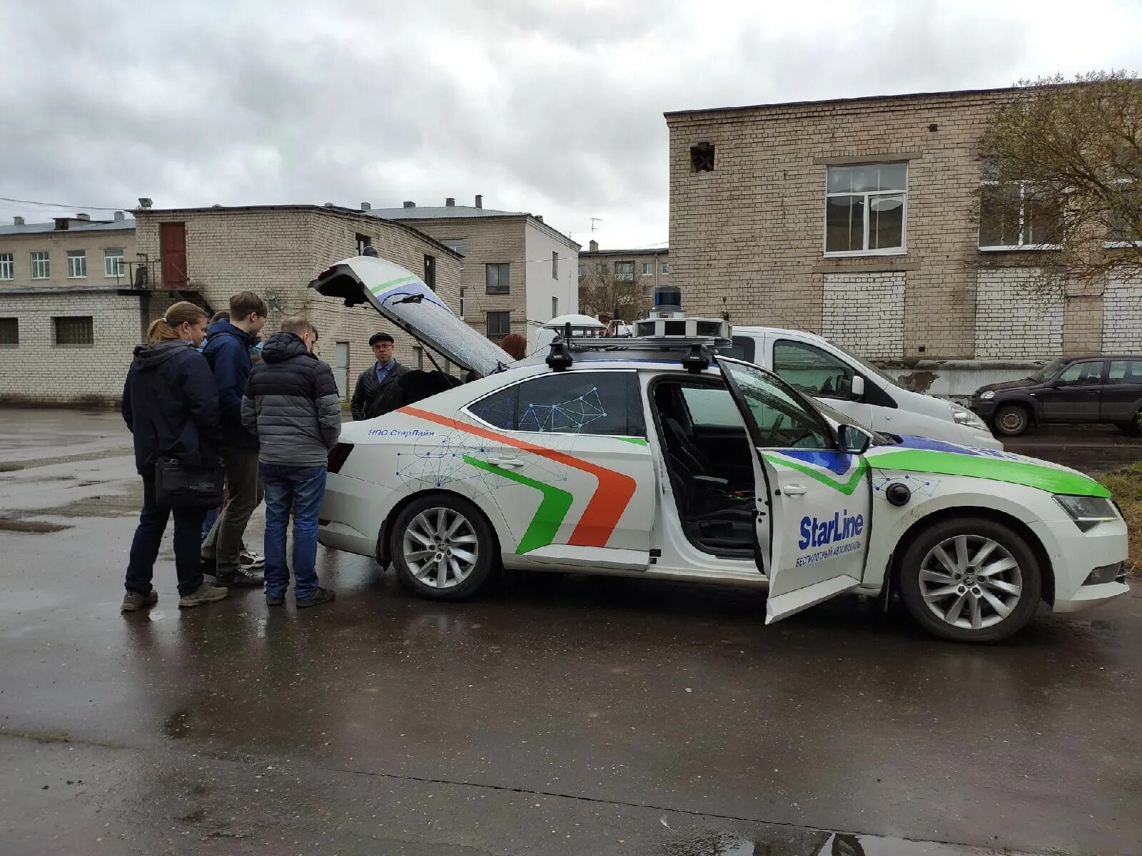 Машина в тверской купить. Авто беспилотник в Тверской. Беспилотники в Твери. Топовые машины Твери. Радиоохрана Тверь машина.