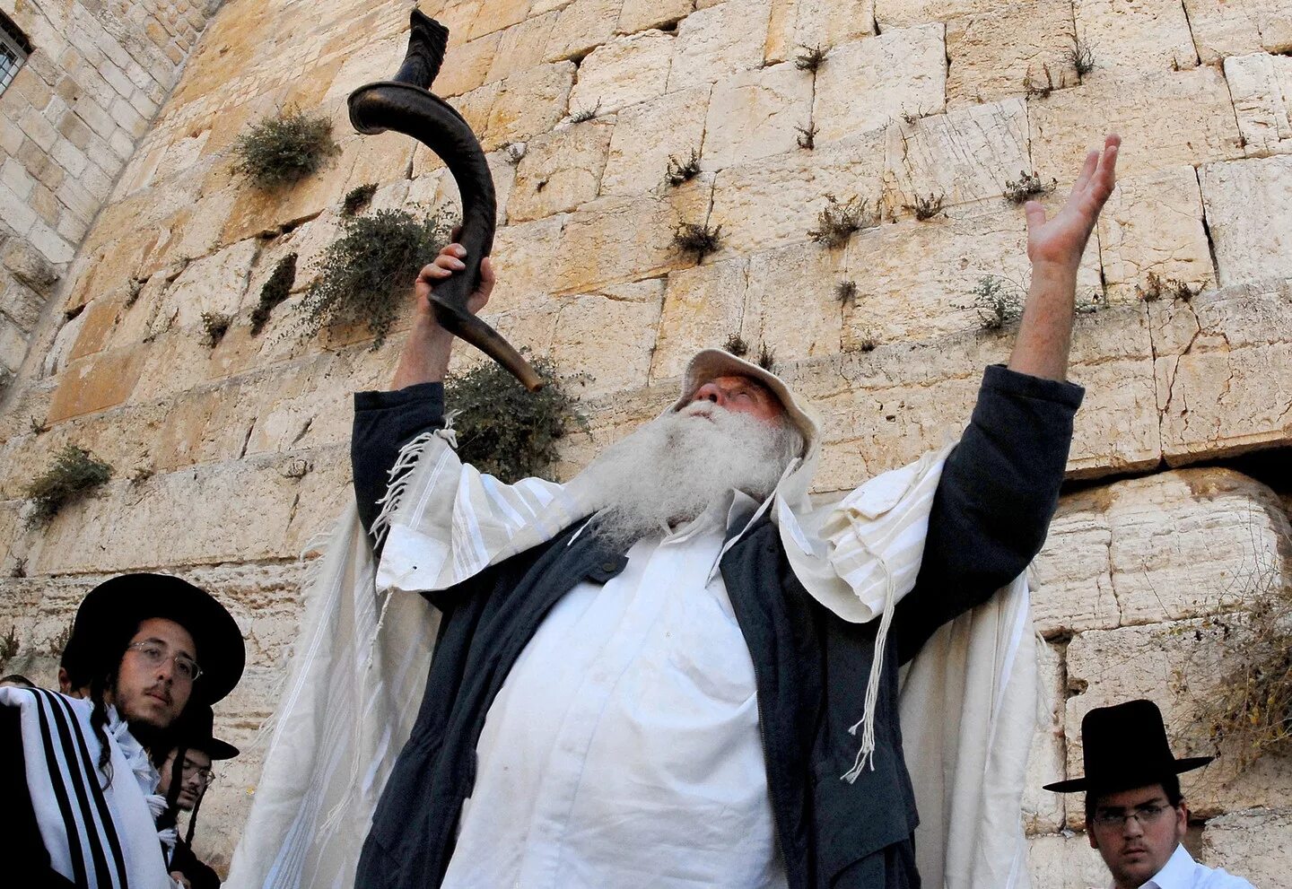 Иудаизм. Яхве религия. Бог религии иудаизма. Йом кипур в израиле. Бог религии иудаизма.