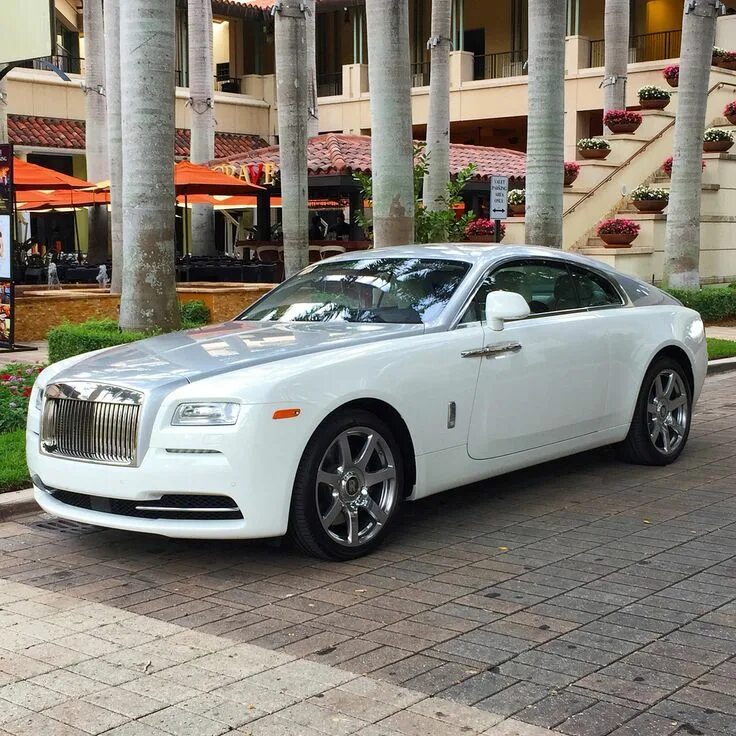 Машина роуз роуз. Роуз роуз машина. Rolls royce phantom 2012. Роуз роуз машина. Rolls royce phantom 2022.