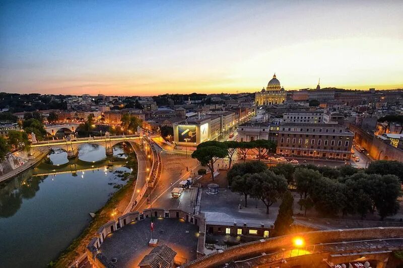 столица италии рим фото. италия рим площадь. большие города рима. италия колизей. рим колизей темнота.