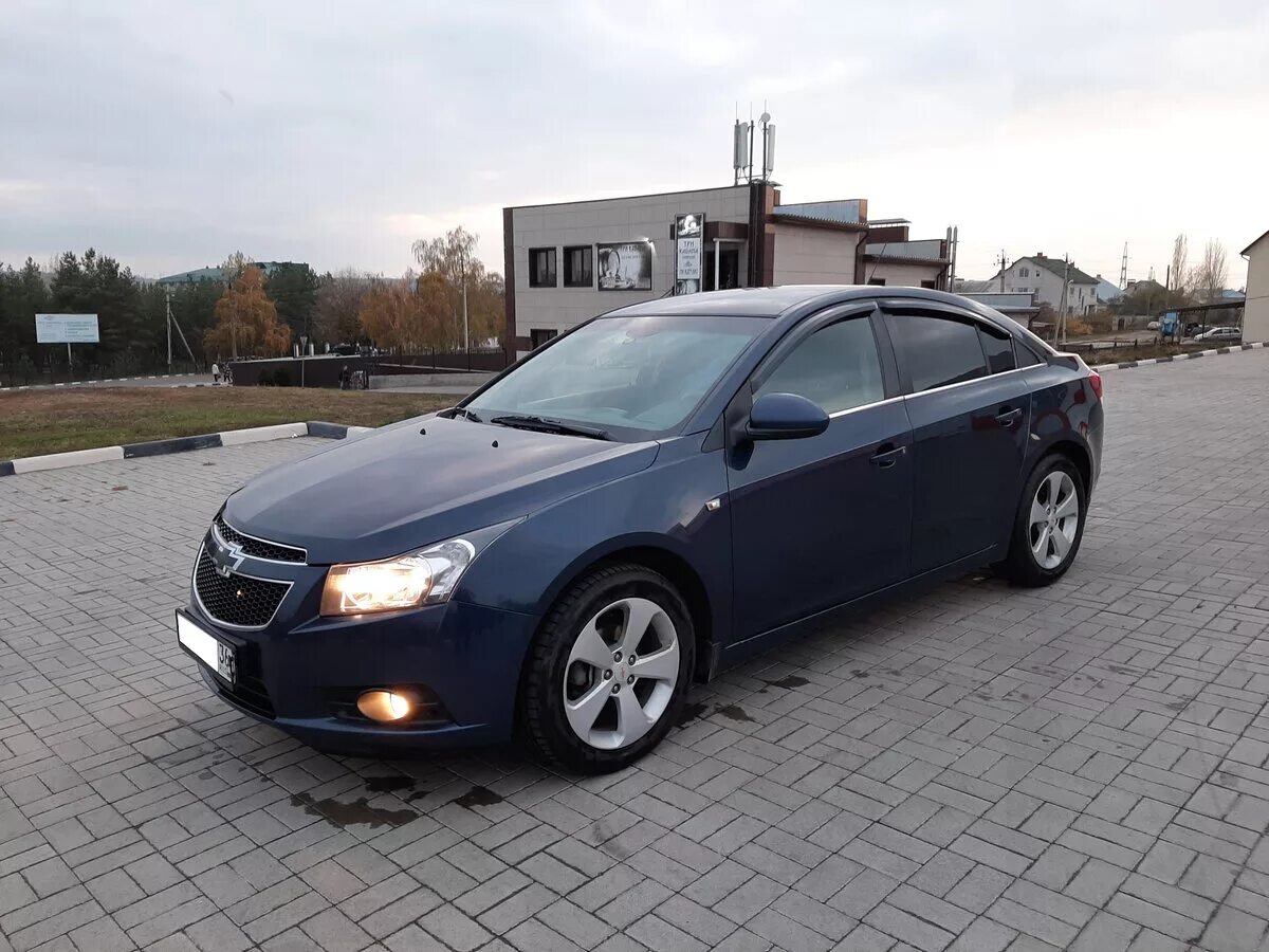 Купить шевроле круз в екатеринбурге. Chevrolet Cruze 2012 темно синий. Темно синий Chevrolet Cruze 2011. Шевроле Круз синий. Шевроле Круз 2012 синий.