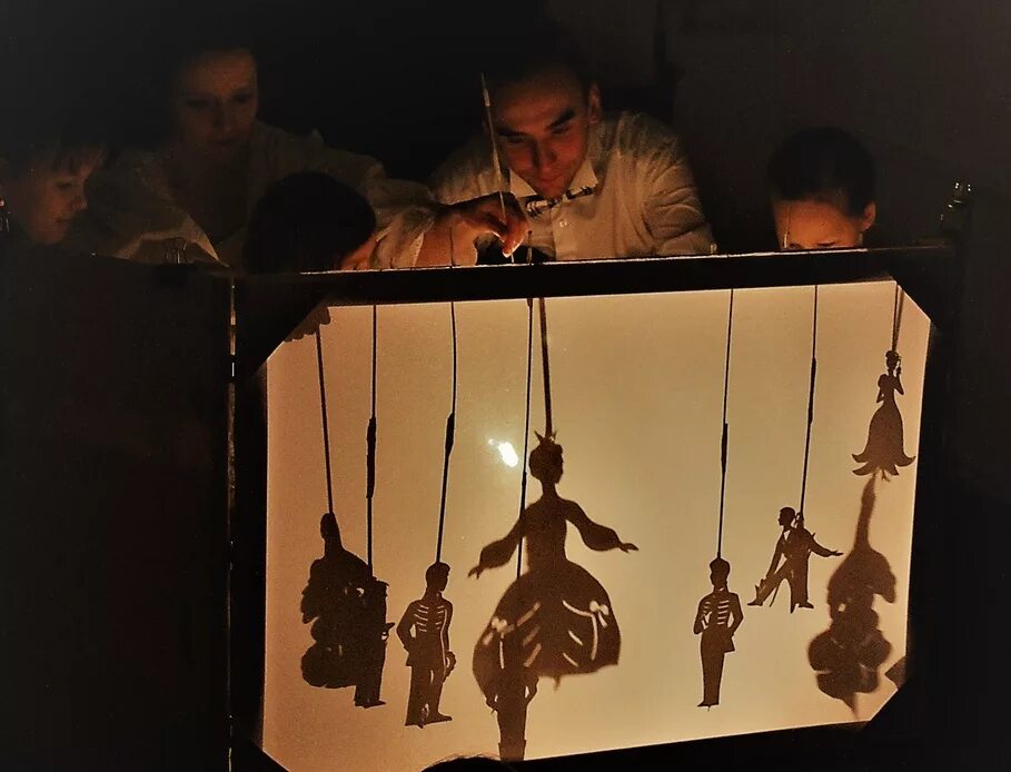 Театр теней shadow lab. Кукольный театр теней. Кукольный театр теней. Театр теней. Волк для теневого театра.