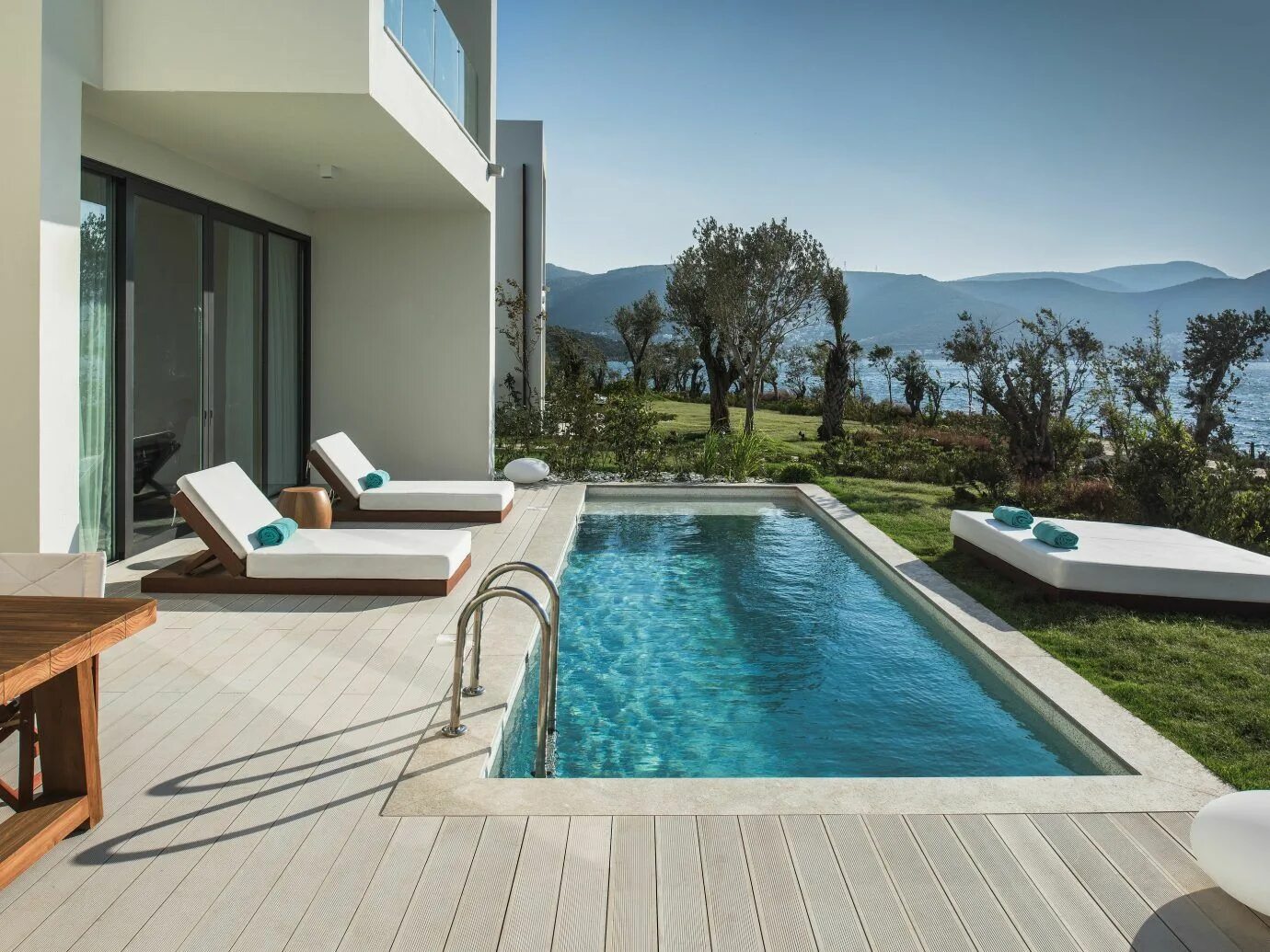 Susona Bodrum, LXR. Susona Bodrum LXR Hotels Resort 5. Susona Bodrum, LXR Hotels Resorts пляж. Pool side