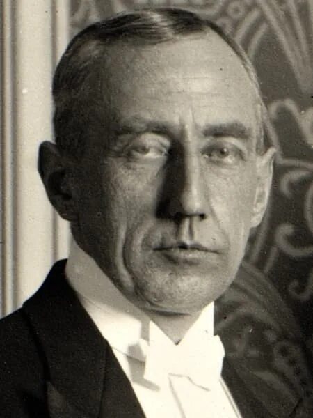 Руаль амундсен мореплаватели. Руаль амундсен (1872-1928). Руаль амундсен южный полюс. Путешественник руаль амундсен. Руал амундсен.
