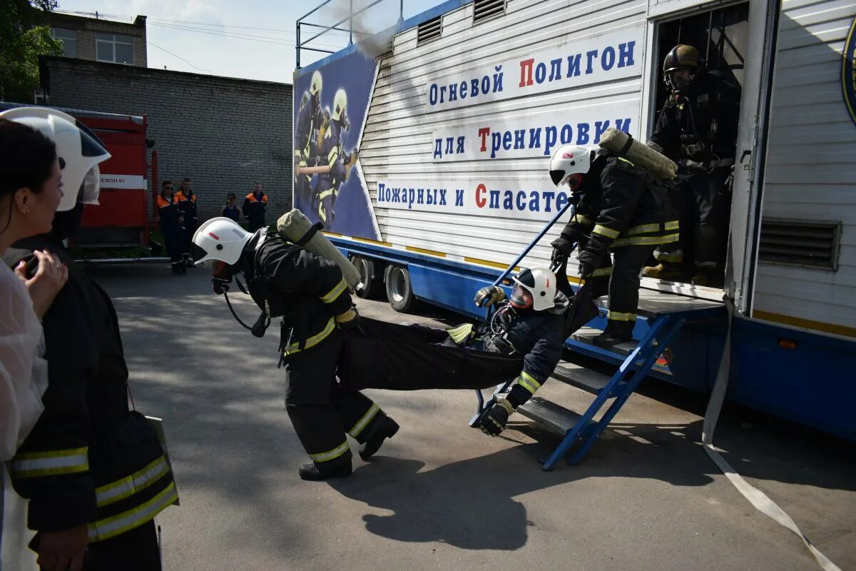 Пожарно-спасательный колледж в Санкт-Петербурге. Пожарно спасательный колледж СПБ. Колледж МЧС В Санкт-Петербурге. Колледж пожарно-спасательный СПБ проспект Большевиков. Пожаро спасательный